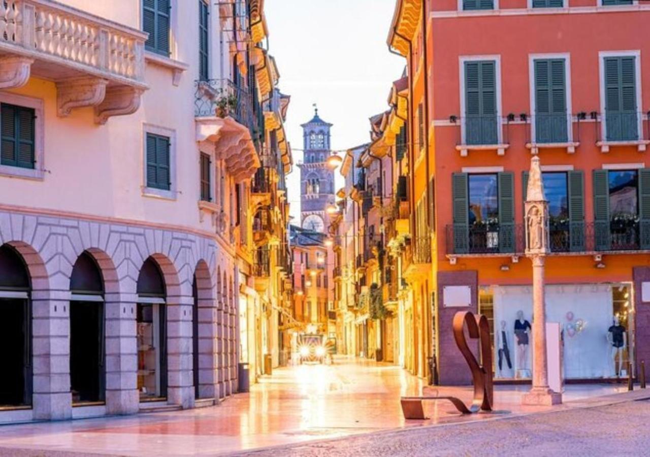 -Near Arena & Parking - Pet Friendly Historical Arena Palace Apartment Verona Exterior foto